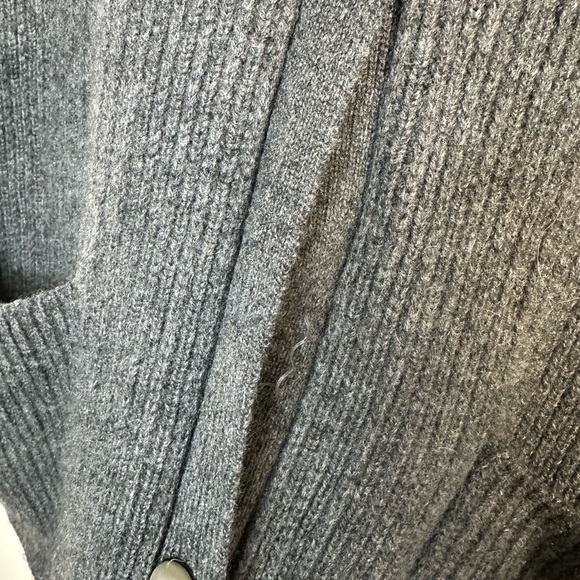 Forte Cashmere 100% Cashmere Gray Wide Lapel Buttoned Cardigan Sweater Lrg Flaw - Picture 4 of 6
